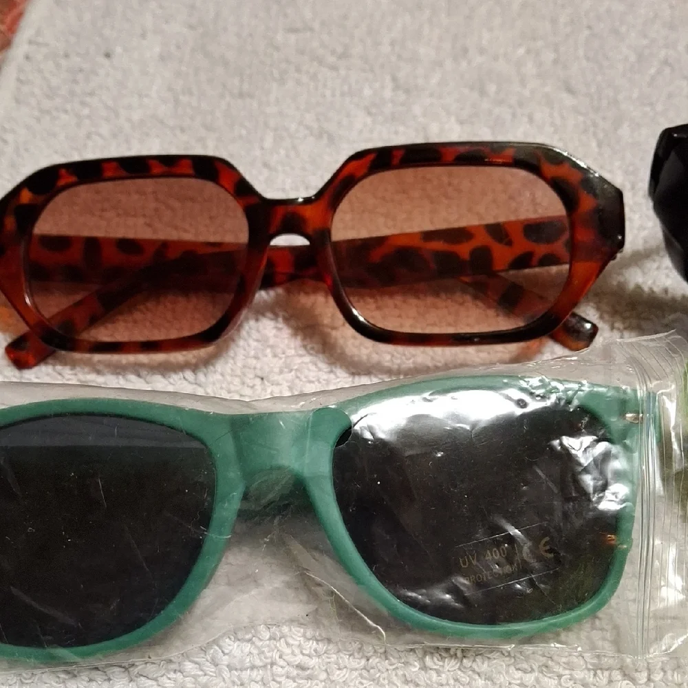 Trendy Women's Sunglasses Set 10 Pair (SG008)